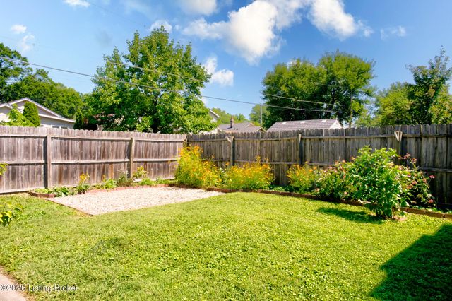 665 N Barbee Way, Louisville, KY 40217