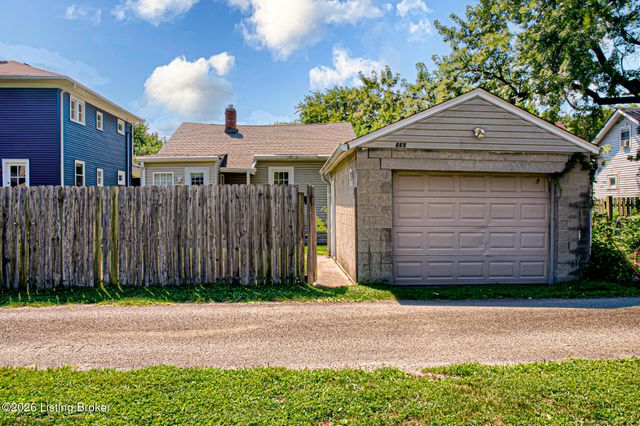 665 N Barbee Way, Louisville, KY 40217
