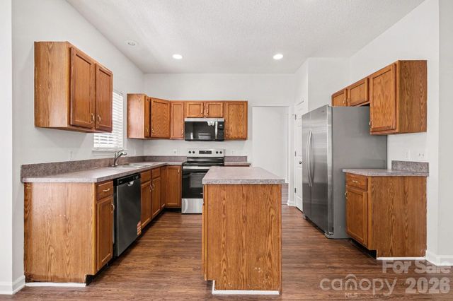 2888 Shadow Brook Court NW, Concord, NC 28027