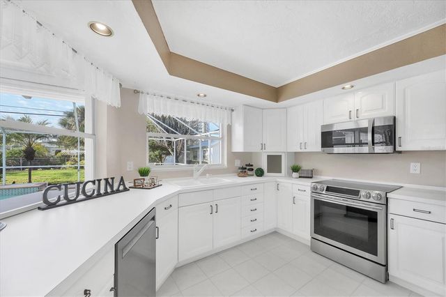 633 VALENCIA ROAD, Venice, FL 34285