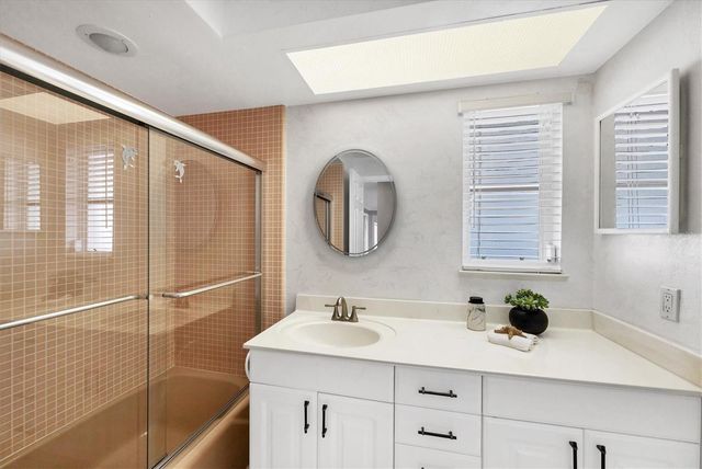 633 VALENCIA ROAD, Venice, FL 34285