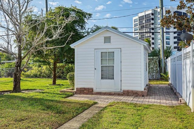 633 VALENCIA ROAD, Venice, FL 34285