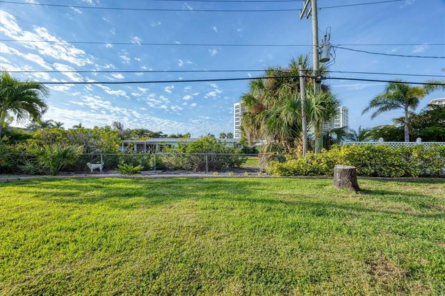 633 VALENCIA ROAD, Venice, FL 34285