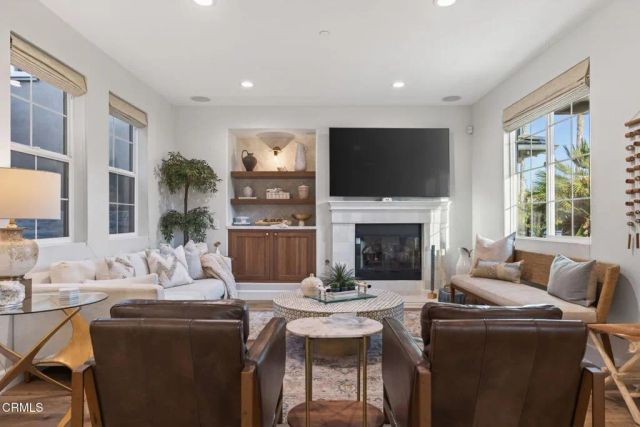 4045 Harbour Island Lane, Oxnard, CA 93035