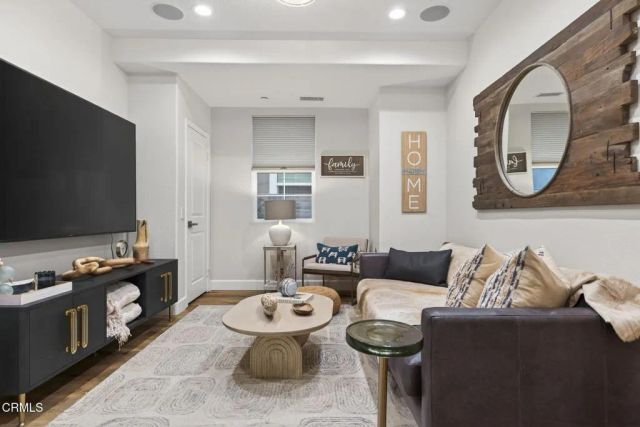 4045 Harbour Island Lane, Oxnard, CA 93035