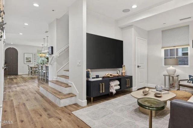 4045 Harbour Island Lane, Oxnard, CA 93035