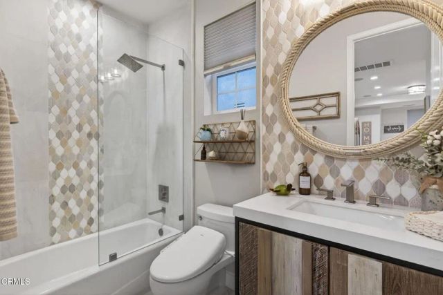 4045 Harbour Island Lane, Oxnard, CA 93035