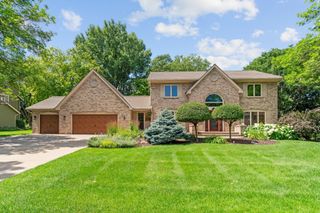 3675 Woodland Trail, Eagan, MN 55123
