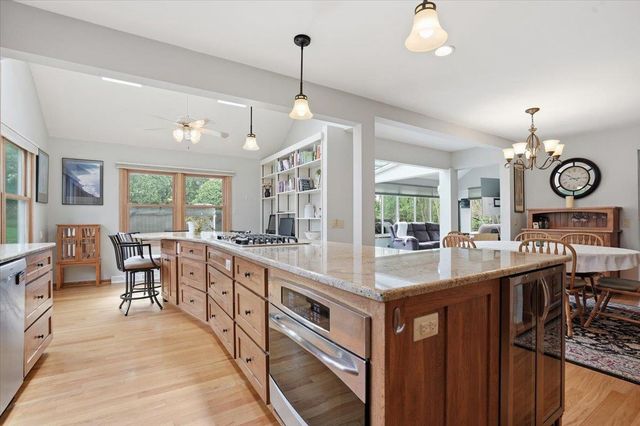 2830 Grandview Boulevard, Madison, WI 53713