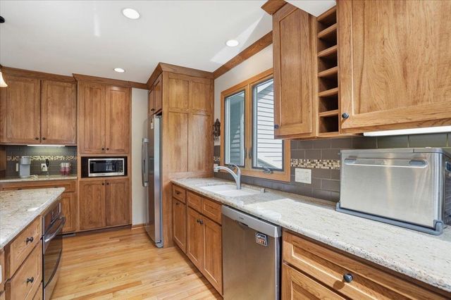 2830 Grandview Boulevard, Madison, WI 53713