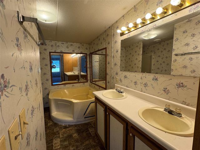 398 Avenue D, Point, TX 75472