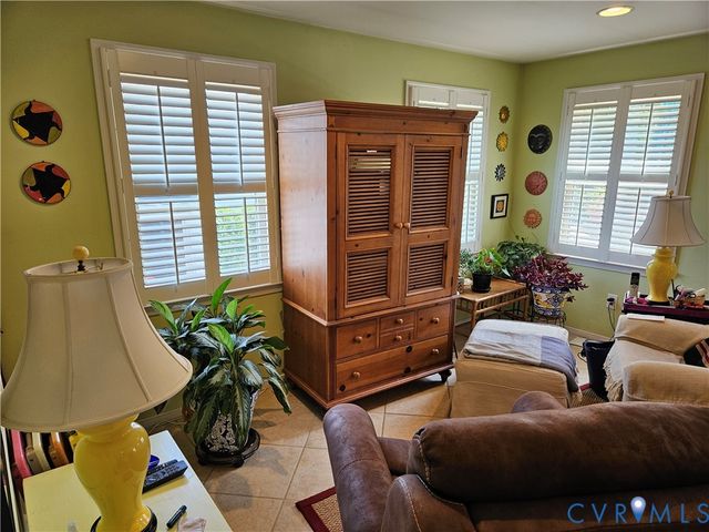 6717 Linbrook Dr, Henrico, VA 23228