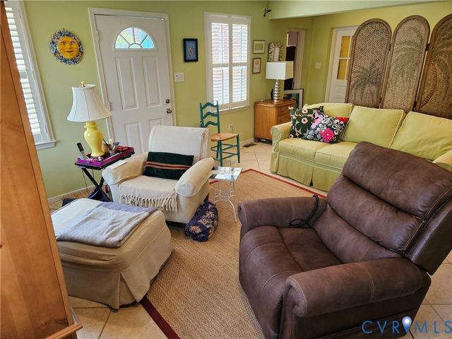6717 Linbrook Dr, Henrico, VA 23228