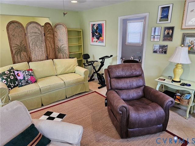 6717 Linbrook Dr, Henrico, VA 23228