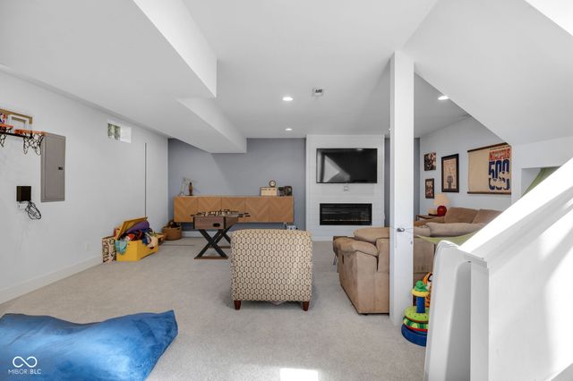 1645 Carrollton Avenue, Indianapolis, IN 46202