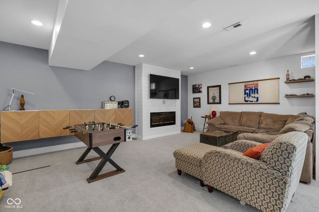 1645 Carrollton Avenue, Indianapolis, IN 46202