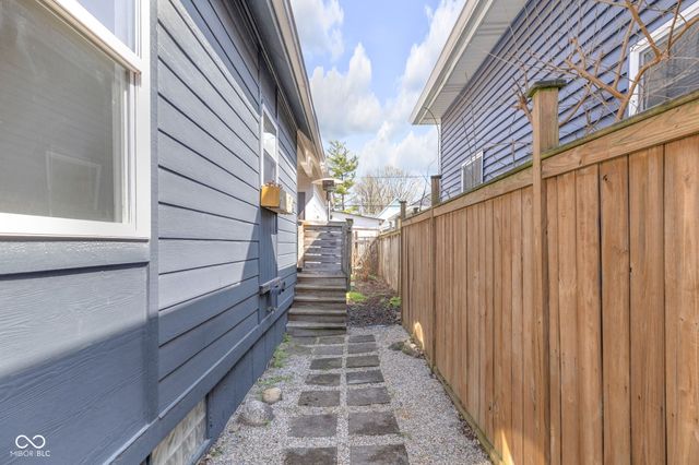 1645 Carrollton Avenue, Indianapolis, IN 46202