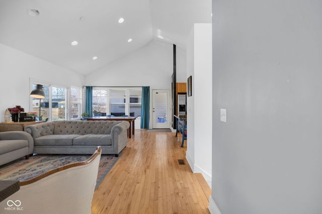 1645 Carrollton Avenue, Indianapolis, IN 46202