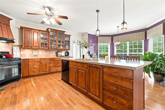 355 Mccook Circle NW, Kennesaw, GA 30144