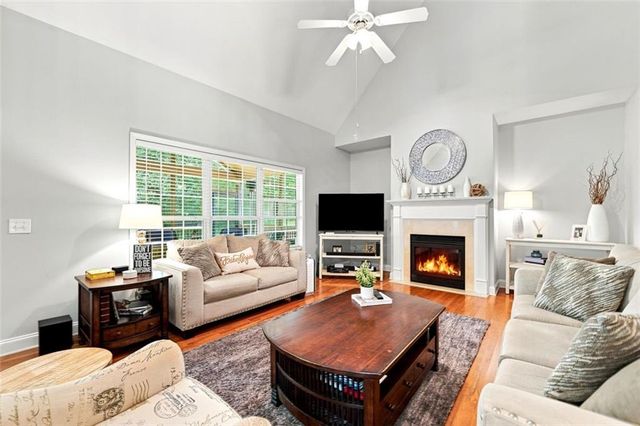 355 Mccook Circle NW, Kennesaw, GA 30144