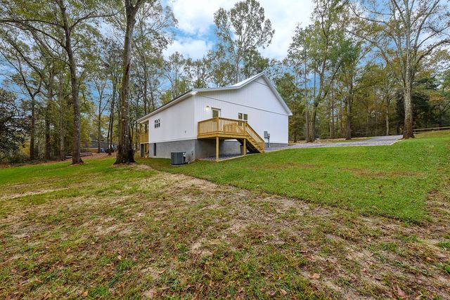 223 Lakewood Loop, Geneva, AL 36340