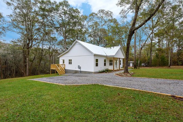 223 Lakewood Loop, Geneva, AL 36340