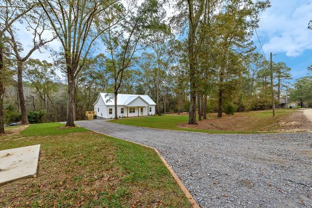 223 Lakewood Loop, Geneva, AL 36340