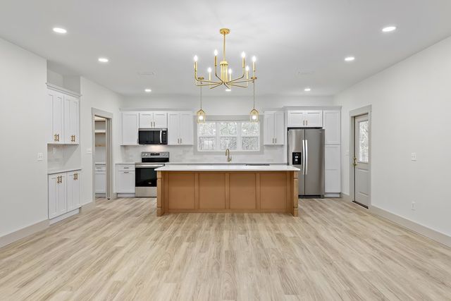 223 Lakewood Loop, Geneva, AL 36340