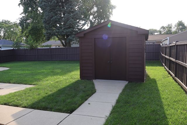 518 N Plamondon Drive, Addison, IL 60101