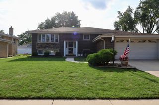 518 N Plamondon Drive, Addison, IL 60101