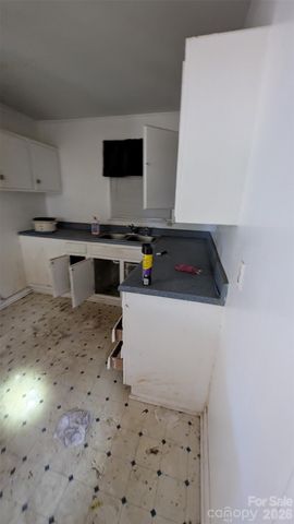 2715 Southwest Boulevard, Charlotte, NC 28216