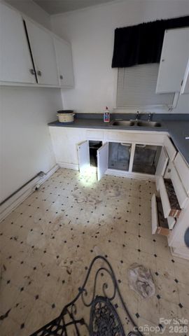 2715 Southwest Boulevard, Charlotte, NC 28216