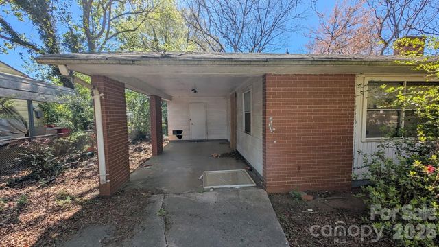 2715 Southwest Boulevard, Charlotte, NC 28216