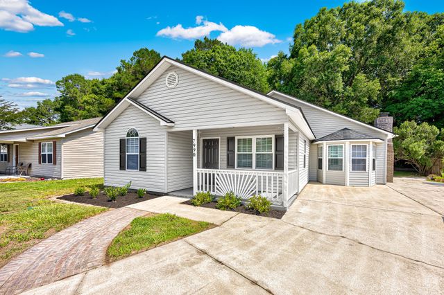 7990 Short Needle Ct., Murrells Inlet, SC 29576