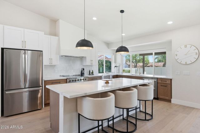 5623 E CLAIRE Drive, Scottsdale, AZ 85254