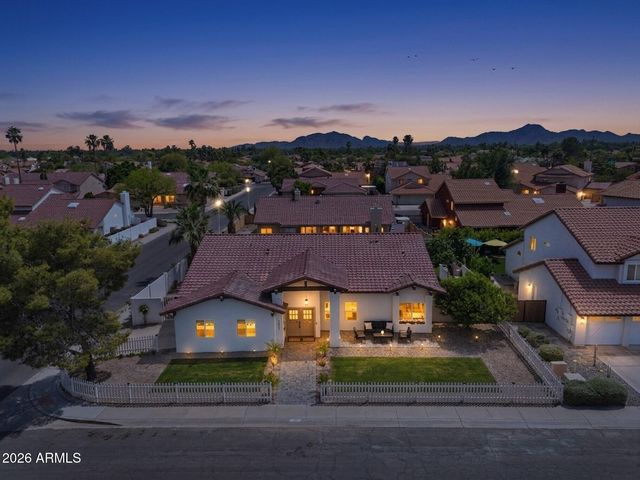 5623 E CLAIRE Drive, Scottsdale, AZ 85254