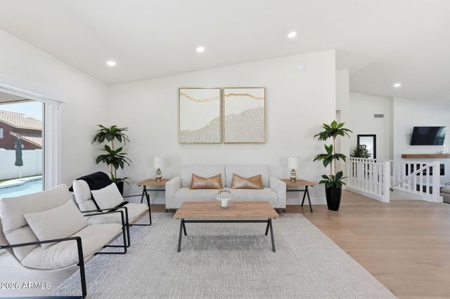5623 E CLAIRE Drive, Scottsdale, AZ 85254