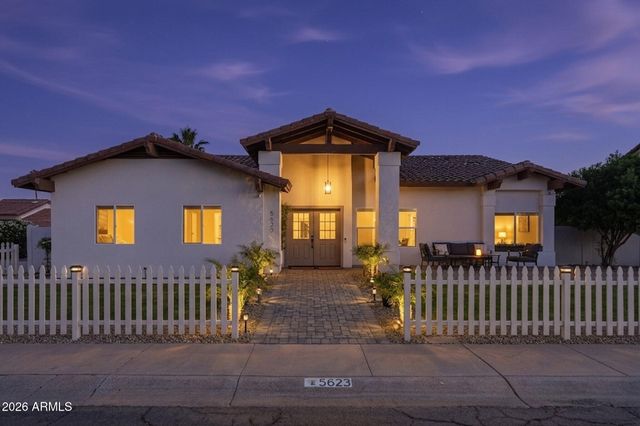5623 E CLAIRE Drive, Scottsdale, AZ 85254