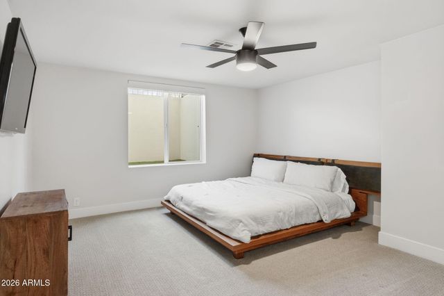 5623 E CLAIRE Drive, Scottsdale, AZ 85254