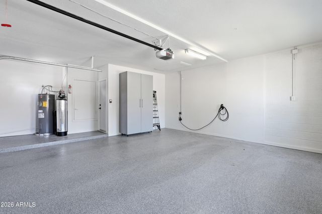 5623 E CLAIRE Drive, Scottsdale, AZ 85254