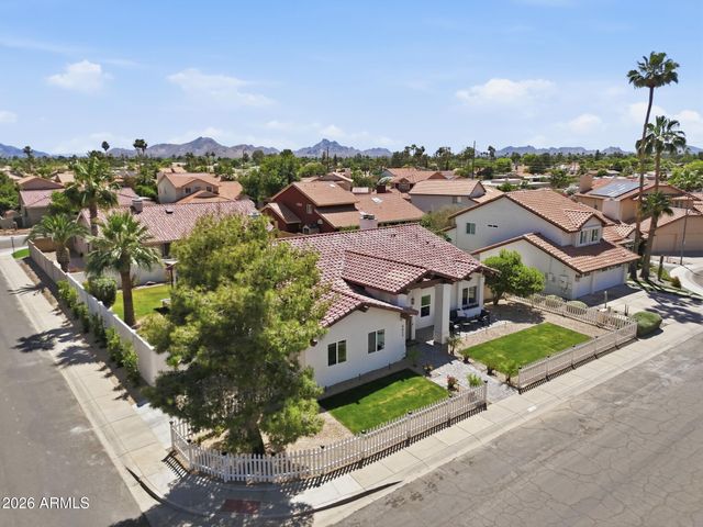 5623 E CLAIRE Drive, Scottsdale, AZ 85254
