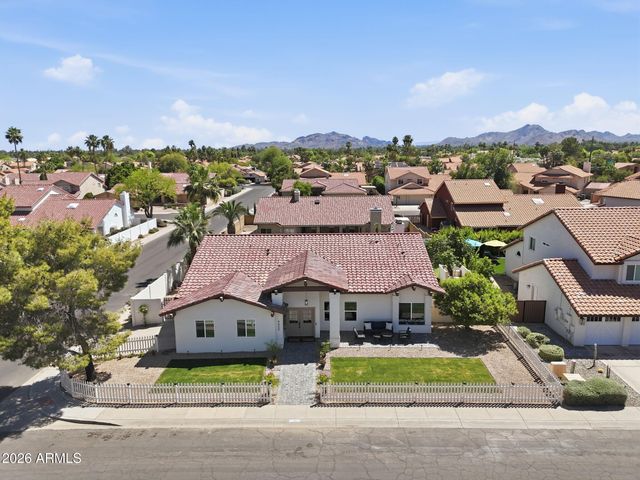 5623 E CLAIRE Drive, Scottsdale, AZ 85254
