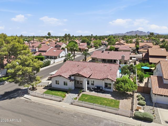 5623 E CLAIRE Drive, Scottsdale, AZ 85254