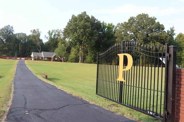 3920 W UNION RD, Millington, TN 38053