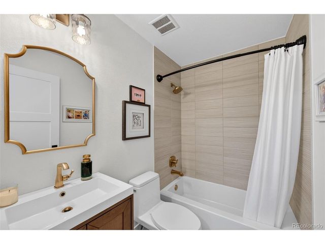 10 Long Spur, Littleton, CO 80127