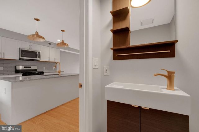 245 S CLINTON ST, Baltimore, MD 21224