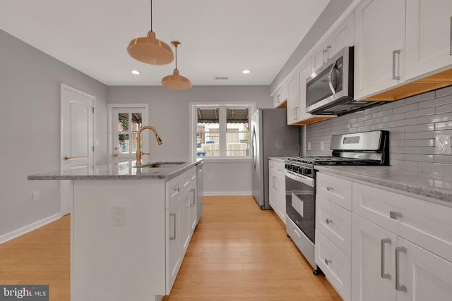 245 S CLINTON ST, Baltimore, MD 21224