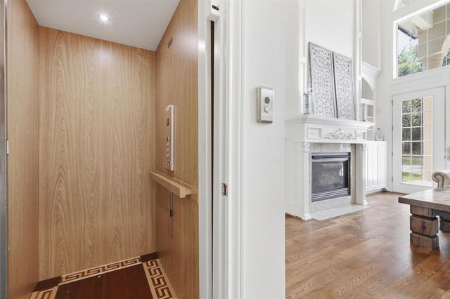 8582 State Highway 75 S, Huntsville, TX 77340