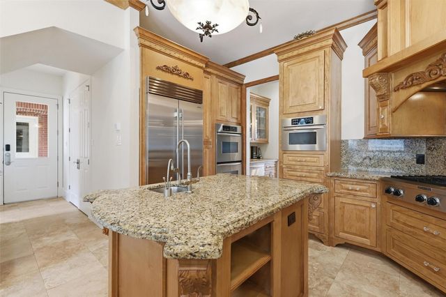 8582 State Highway 75 S, Huntsville, TX 77340