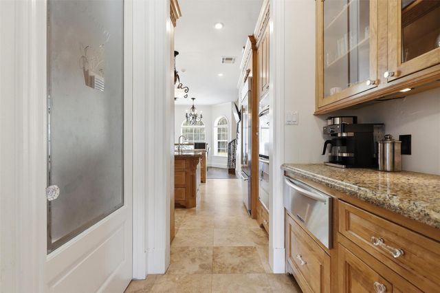 8582 State Highway 75 S, Huntsville, TX 77340